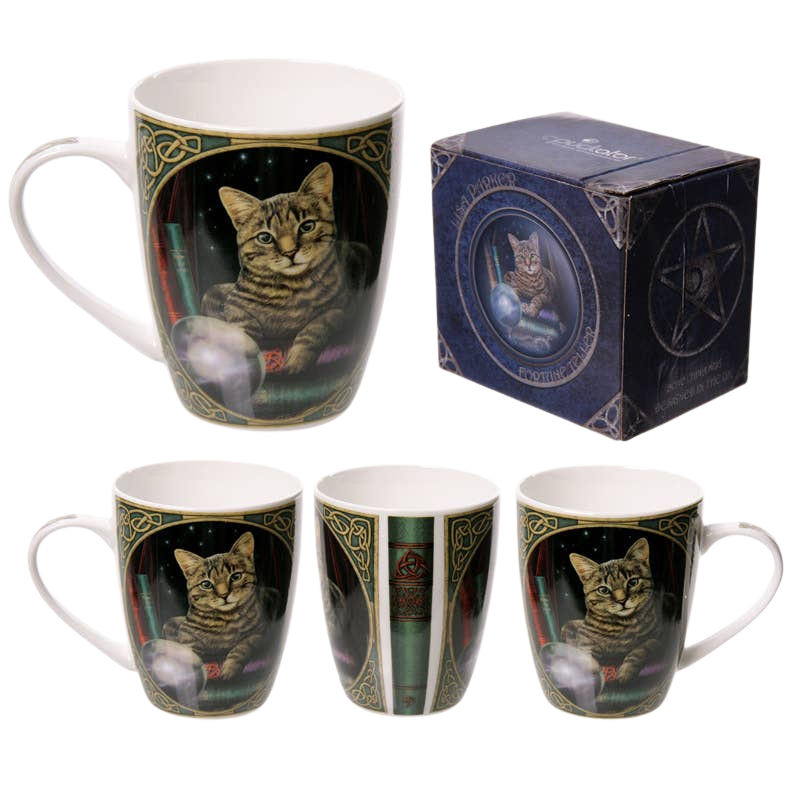 Porzellanbecher mit Katze und Kristallkugel